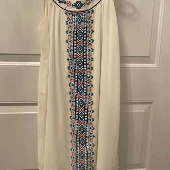 Little Girls Dress.  Never worn. Cream. - Picture 6 of 11